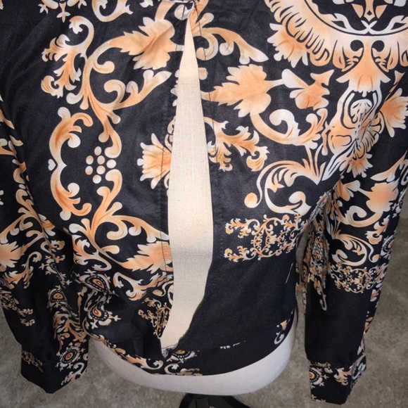 Baroque Design High Collar Top - Picture 3 of 6